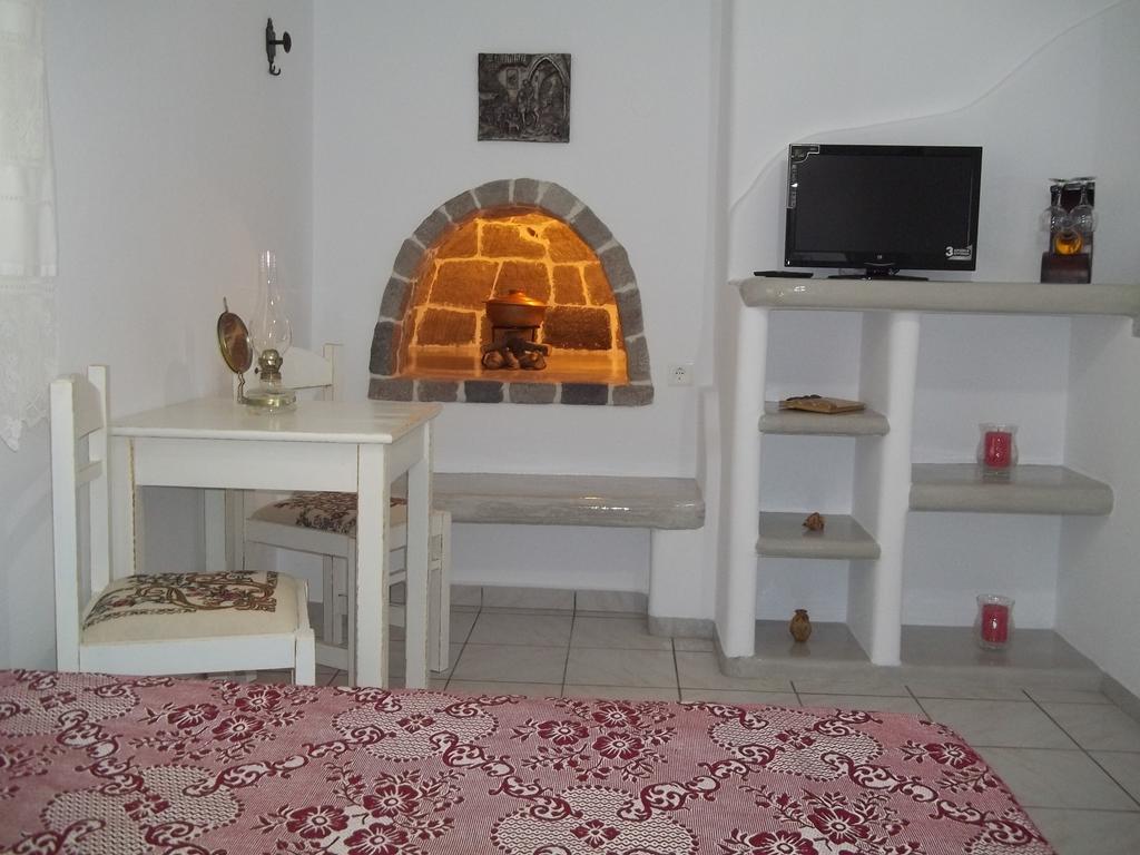 Floras Rooms Pollónia Kültér fotó