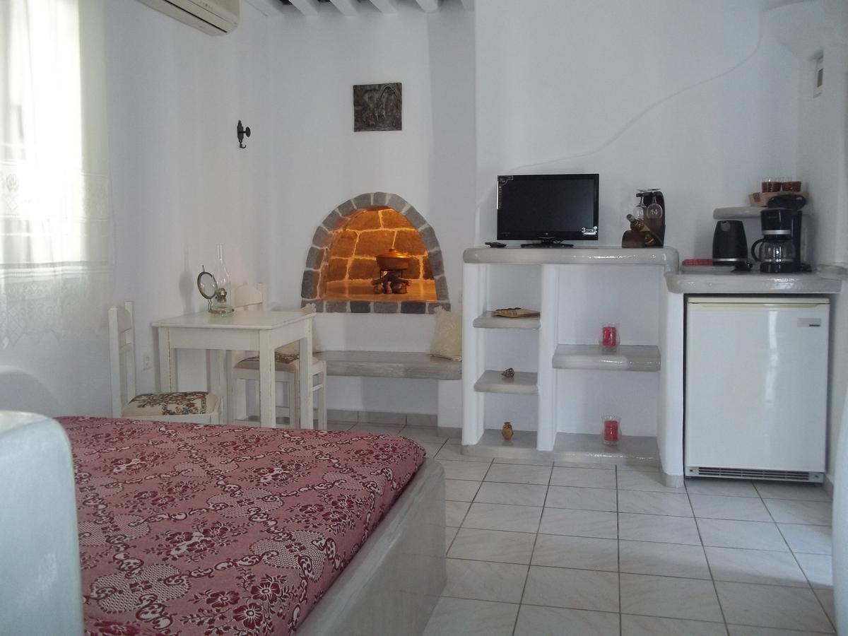 Floras Rooms Pollónia Kültér fotó